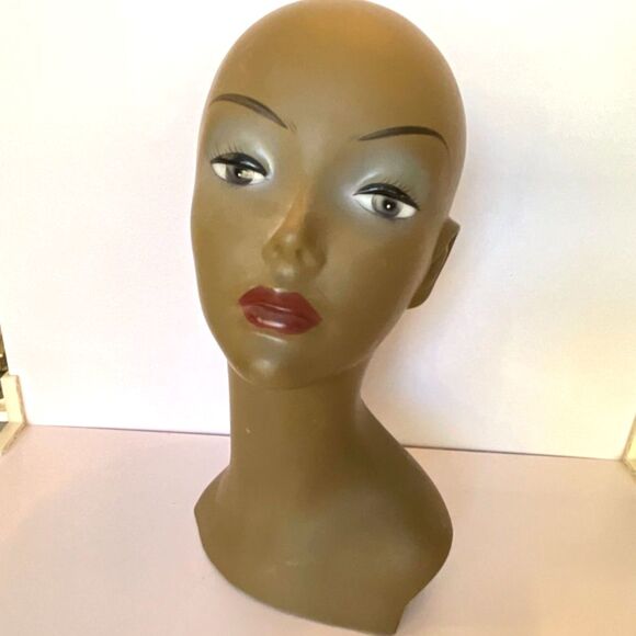 Vintage dark skin mannequin head, wig stand; beautiful face and make up - Picture 1 of 9